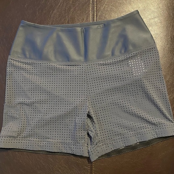 Kinona Mesh Athletic Women's Perforated Shorts XS - Picture 5 of 8